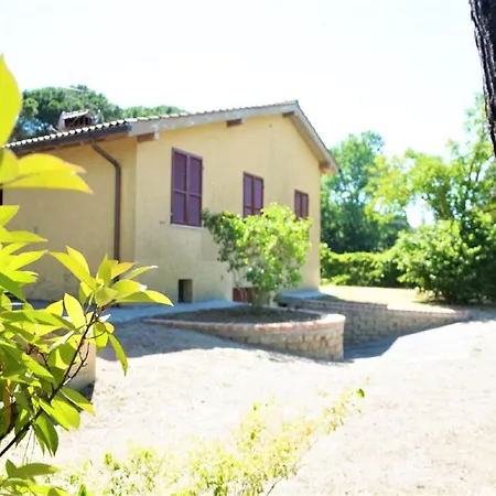 Simplistic Mobile In Castiglione Del Near Borghetto (Umbria)