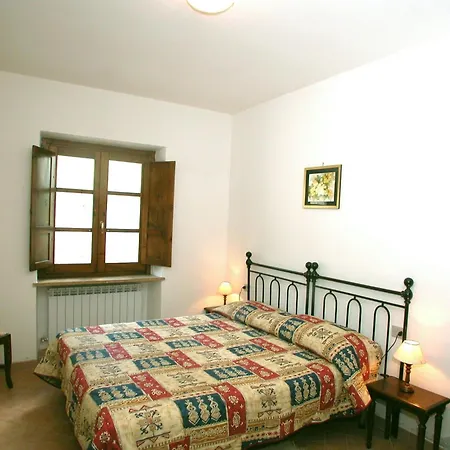 Holiday home Simplistic Mobile In Castiglione Del Near Borghetto (Umbria)
