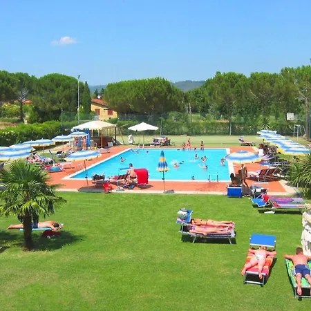 Simplistic Mobile In Castiglione Del Near Borghetto (Umbria)